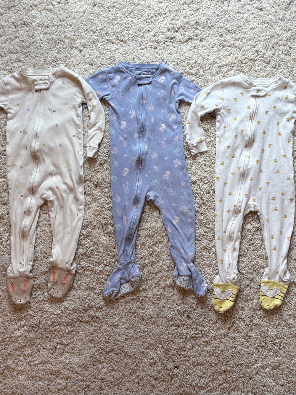 Carter’s 18M Footed Pajamas Lot of 3 Bees Jellyfish Easter Bunny Zip Sleepers